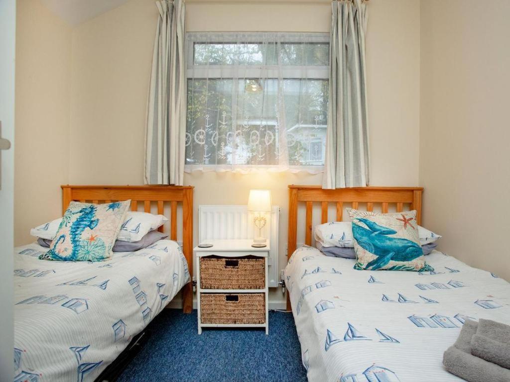 Sunnydaze-Detached Chalet With 2 Bedrooms And 2 Bathrooms And Private Parking Outside Door Dartmouth Extérieur photo