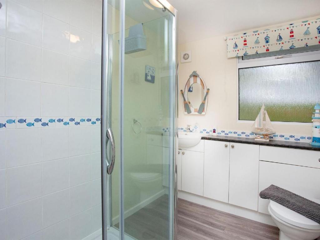 Sunnydaze-Detached Chalet With 2 Bedrooms And 2 Bathrooms And Private Parking Outside Door Dartmouth Extérieur photo