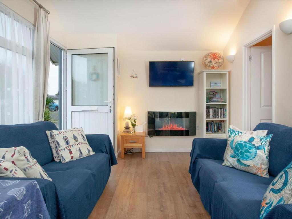 Sunnydaze-Detached Chalet With 2 Bedrooms And 2 Bathrooms And Private Parking Outside Door Dartmouth Extérieur photo